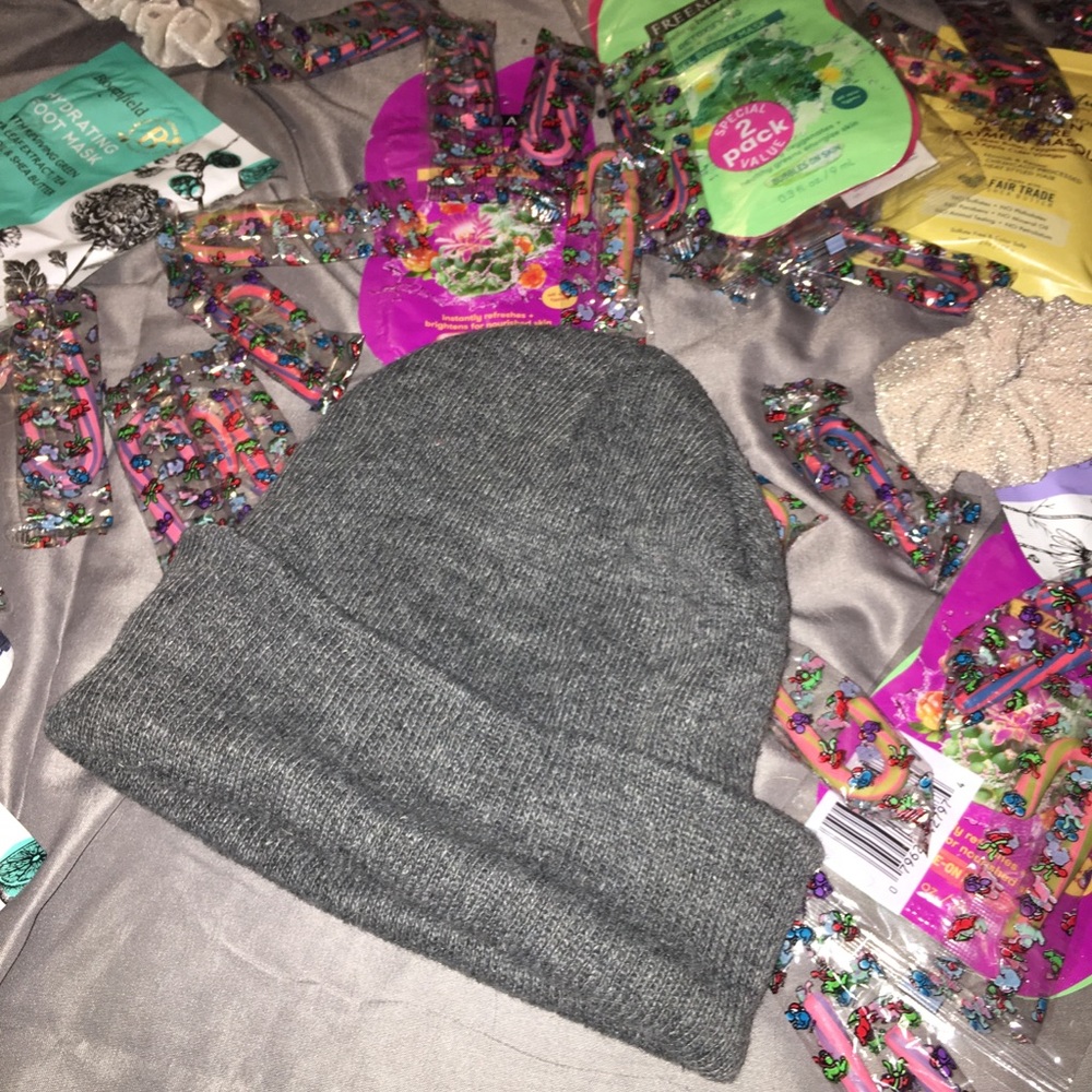 gray beanie